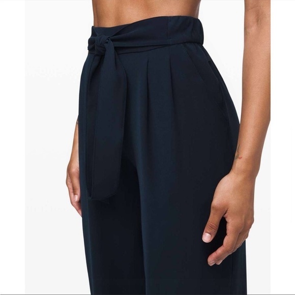 Lululemon Noir Crop Pant Navy Wide Leg High Rise Belted Tie Waist Capri Sz 4 - Picture 14 of 15